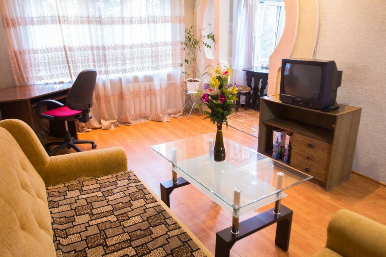 Zaporizhia 2Room Semi-Luxury Apt On Ukrainskaya 34 Street المظهر الخارجي الصورة